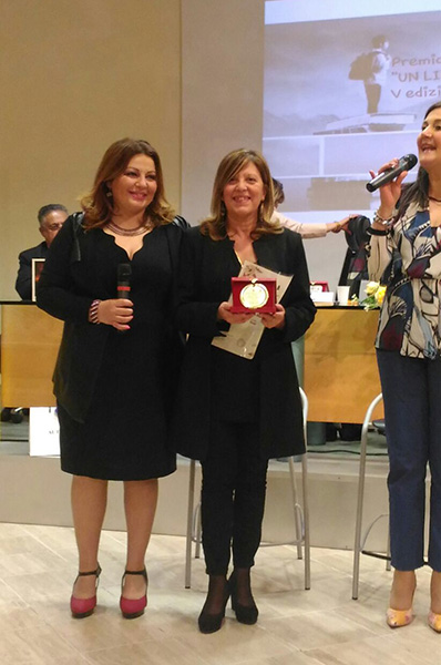 Un libro amico per l’inverno. Premiato Violé di Angela Micieli