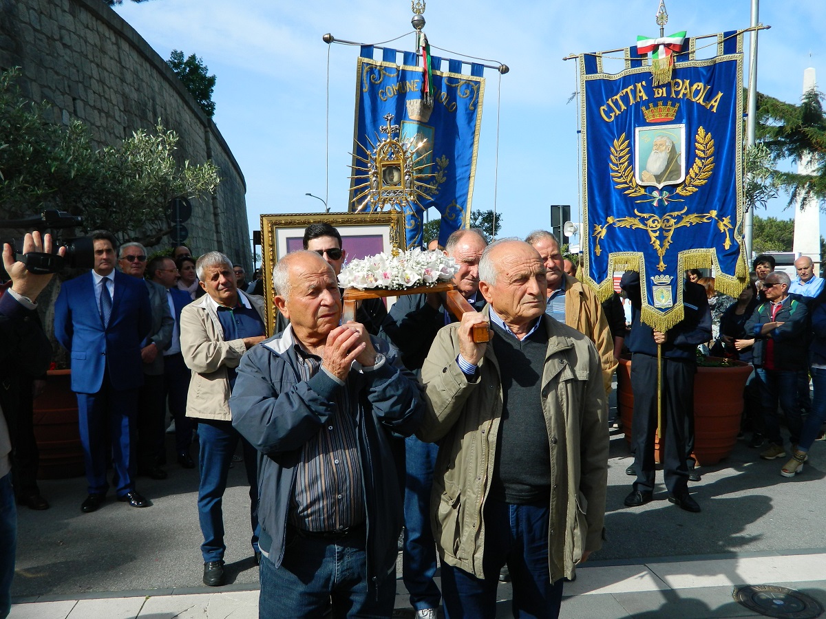 Alluce di S.Francesco. Giornata storica a Paola per la Comunità di Oriolo