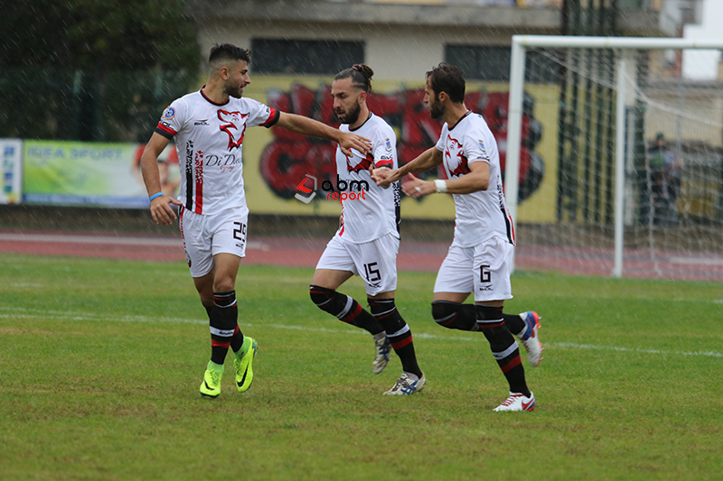 Castrovillari corsaro attende ora il Bari. Si deciderà domani sulla presenza dei tifosi pugliesi al Mimmo Rende.