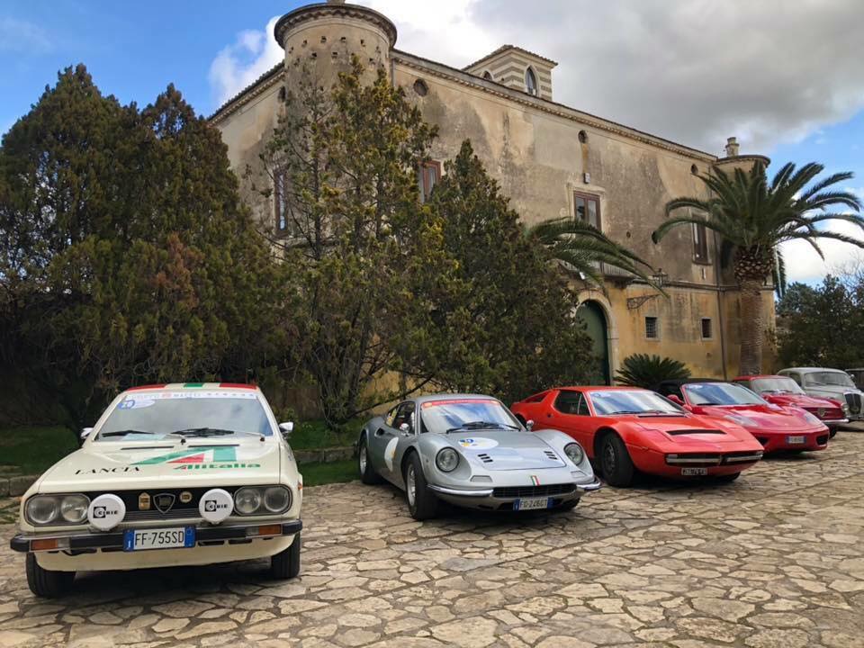 Sulle strade del magliocco. Sola e Bloise vincono la sesta edizione della gara d’auto storiche