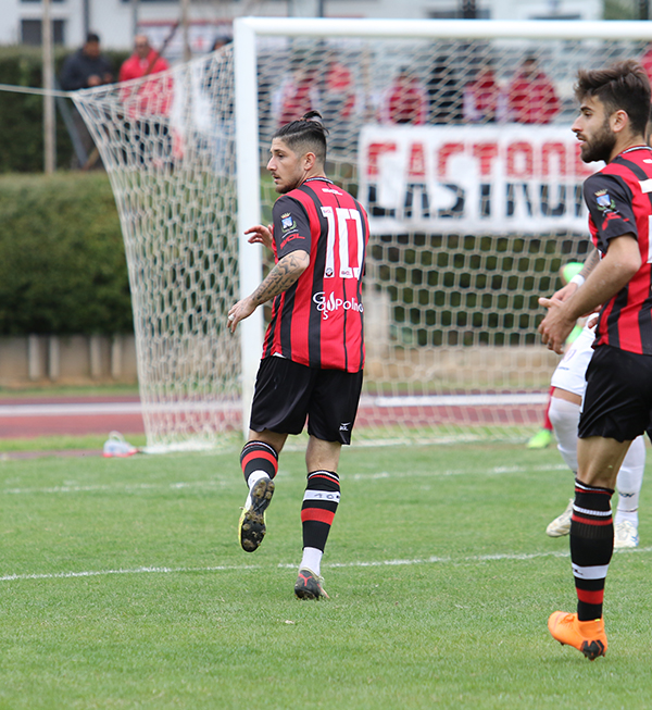 Pandolfi e Fioretti affondano l’Acireale. Castrovillari in zona playoff