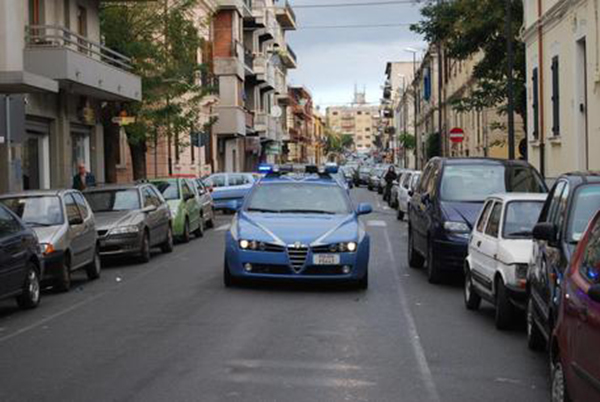 Rapina un connazionale minacciandolo con un coltello. In manette un marocchino