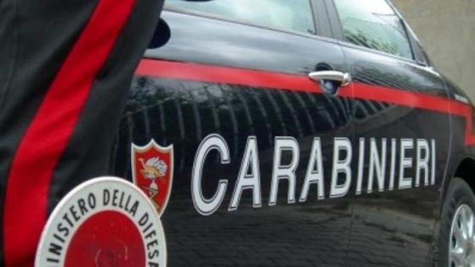 carabinieri paletta auto lato