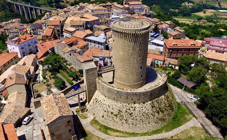 Elvira Zecca primo assessore calabrese alla gentilezza