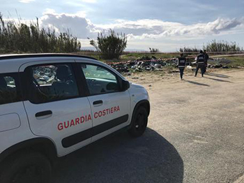 Sequestrata una discarica a due passi dal mare