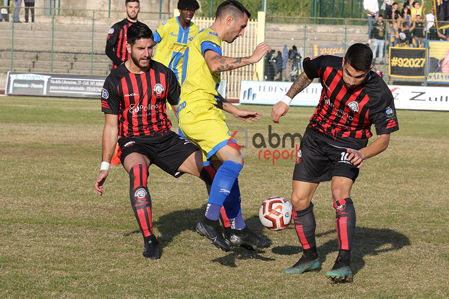 Momento magico per il Castrovillari. Battuto anche il Licata (2-0)