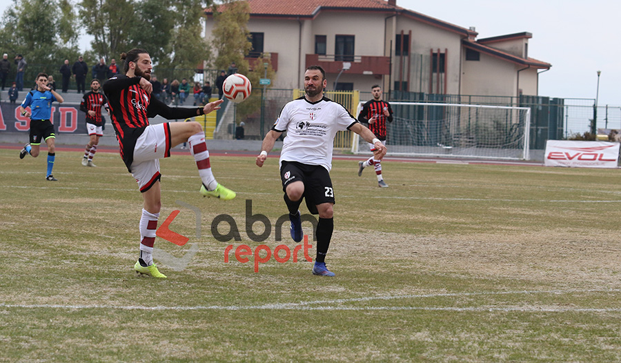 Guarracino blocca la striscia vincente del Savoia. Castrovillari all’ultimo respiro (1-1)