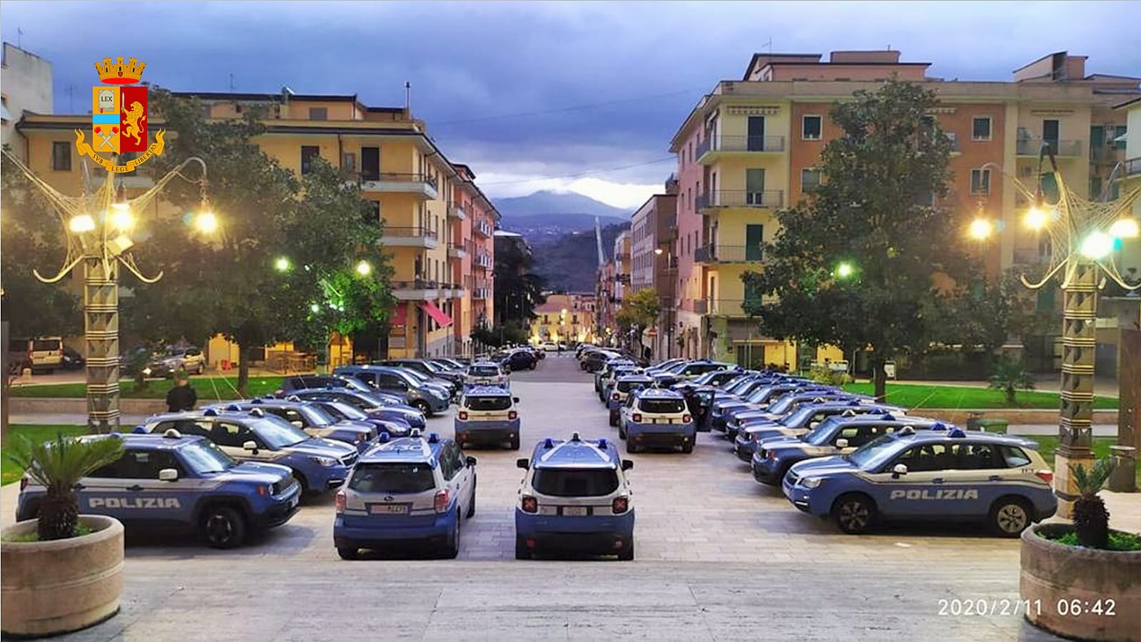 mezzi polizia operazione