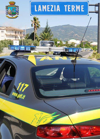 Mascherine sequestrate andranno agli ospedali di Catanzaro e Lamezia