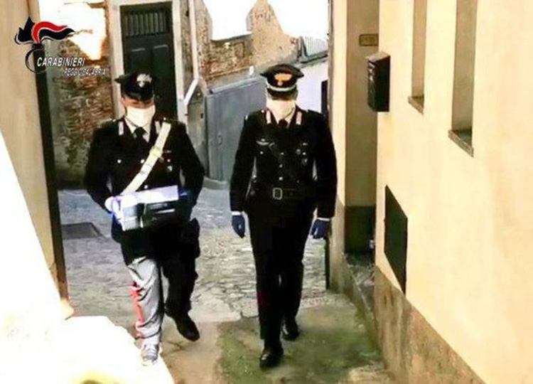 Studenti dell’Alberghiero turistico senza computer. Ci pensano i Carabinieri