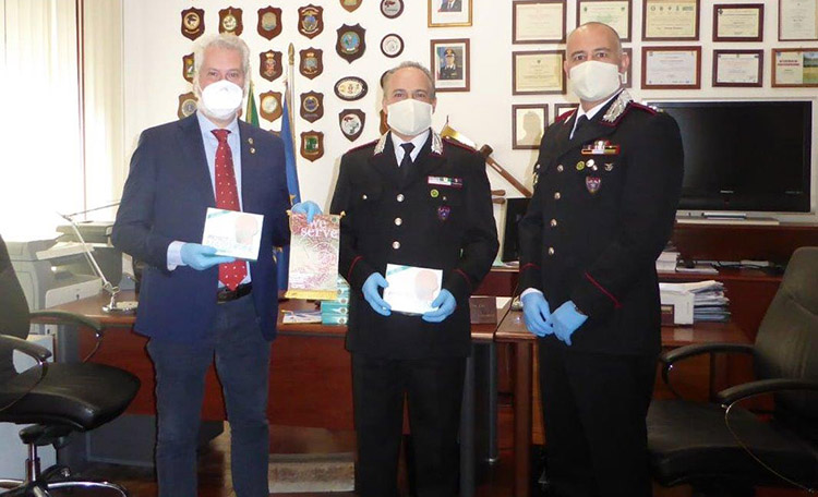 Mascherine donate dai Lions ai Carabinieri forestali di Cosenza