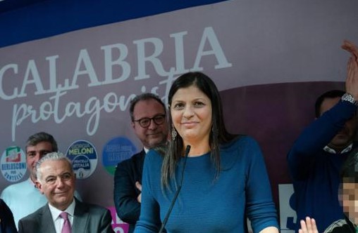 I 28 positivi al Covid sbarcati in Calabria. Santelli: Intervenga il Governo